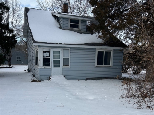 Residentialhouse for sale picture with an address of  215 West Avenue in Dresser and a list price of 149900