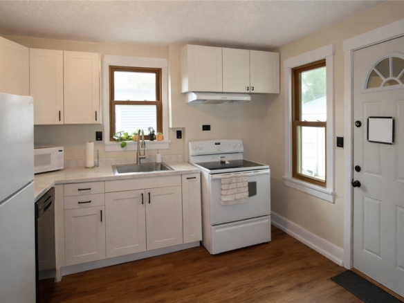 Residentialhouse for sale picture with an address of  2224 11th Street in Eau Claire and a list price of 225000