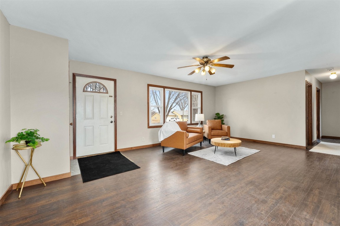 2234-Freeway-Bloomer-WI-54724-2