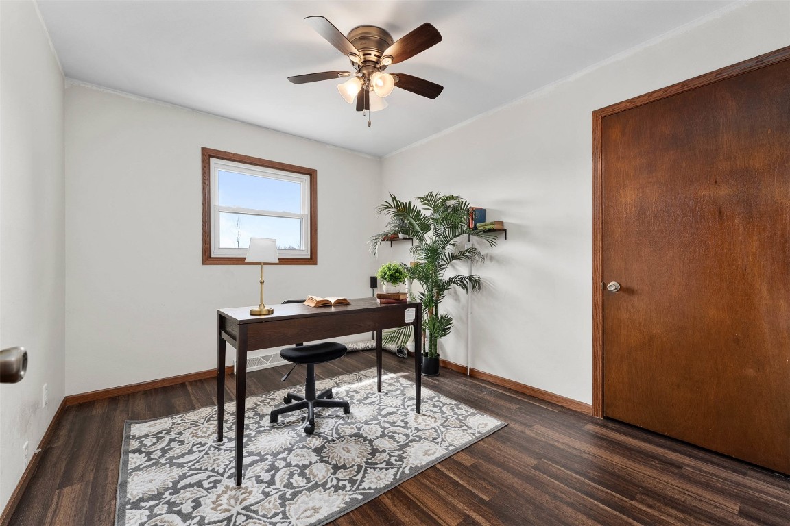 2234-Freeway-Bloomer-WI-54724-6