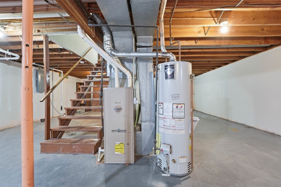 2234-Freeway-Bloomer-WI-54724-8