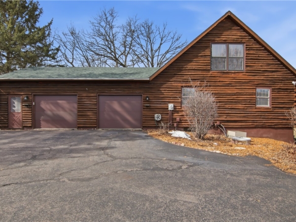 Residentialhouse for sale picture with an address of  2300 113th Street in Chippewa Falls and a list price of 359900