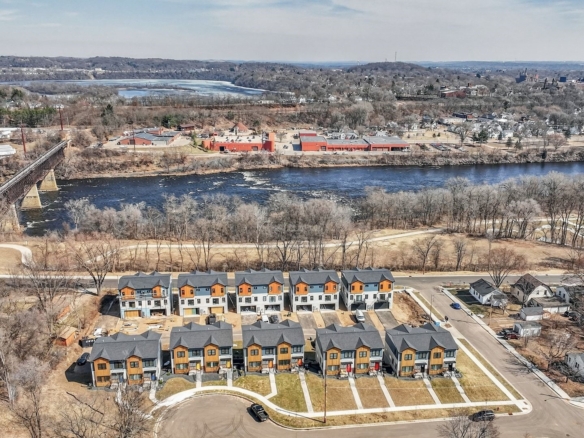 Residentialhouse for sale picture with an address of  2302 1st Street in Eau Claire and a list price of 399900