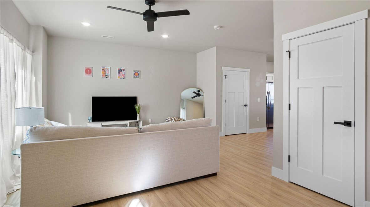 2341-2nd-Eau-Claire-WI-54703-4