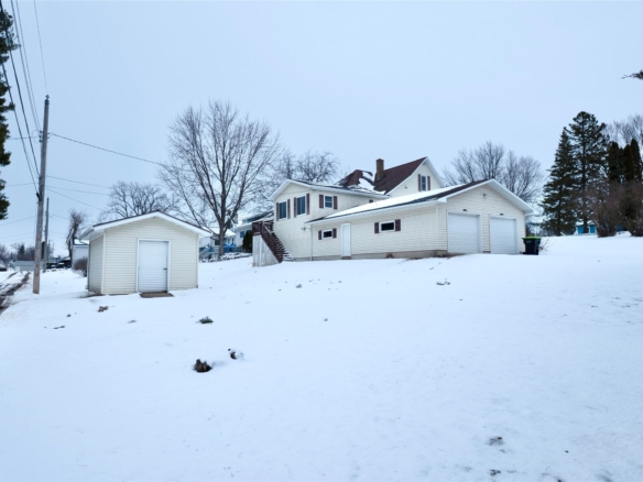 Residentialhouse for sale picture with an address of  238 Garfield Street in Stanley and a list price of 240000