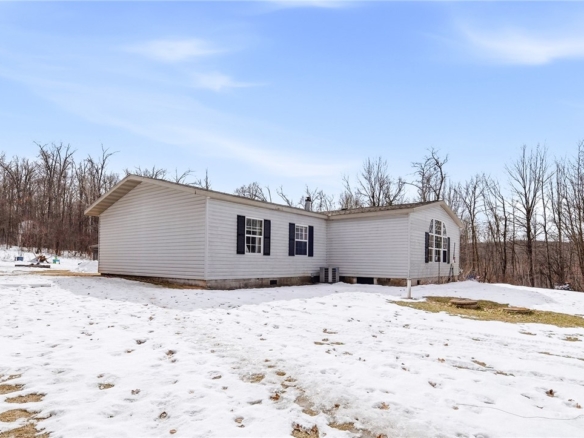 Residentialhouse for sale picture with an address of  2707 10th Avenue in Chetek and a list price of 275000