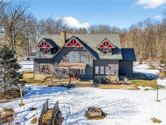 Residentialhouse for sale picture with an address of  2709 27 3/8 Street in Mikana and a list price of 1549900