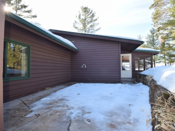 Residentialhouse for sale picture with an address of  27512 Greer Road Extension in Webster and a list price of 465000