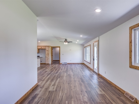 Residentialhouse for sale picture with an address of  27733 268th Avenue in Holcombe and a list price of 299900