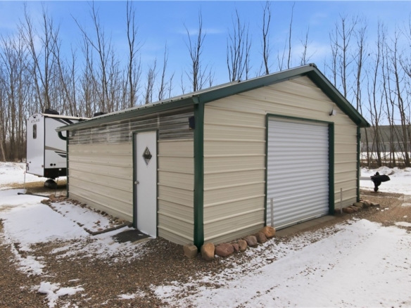 Residentialhouse for sale picture with an address of  2787 70th Street in Eau Claire and a list price of 519000