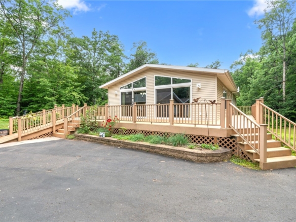 Residentialhouse for sale picture with an address of  28131 Overland Trailway  in Webster and a list price of 350000