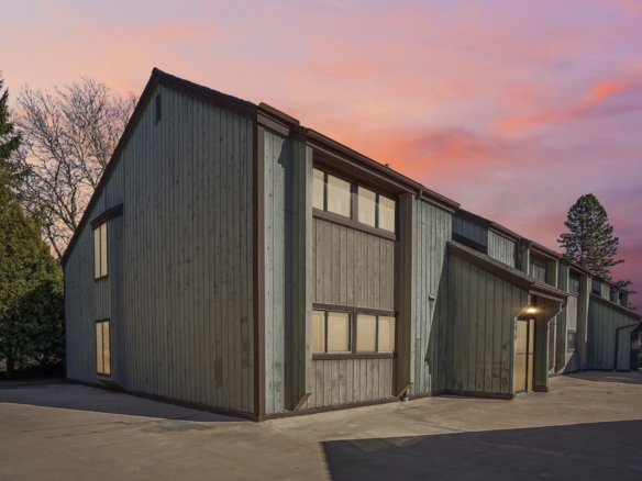 Residentialhouse for sale picture with an address of  2829 Century Harbor Road in Middleton and a list price of 229900