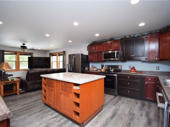 Residentialhouse for sale picture with an address of  28870 Yellow River Road in Danbury and a list price of 425000