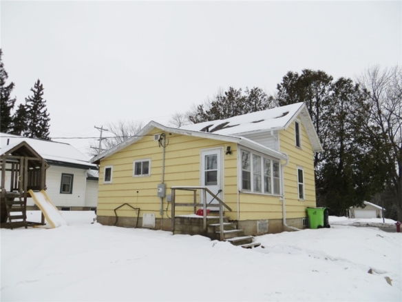 Residentialhouse for sale picture with an address of  301 Washington Street in Thorp and a list price of 95000
