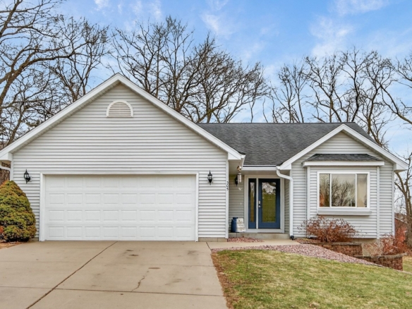 Residentialhouse for sale picture with an address of  305 Arbor Hills Circle in Eau Claire and a list price of 384900