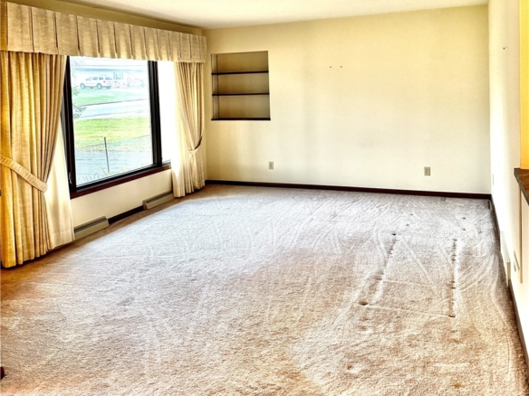 Residentialhouse for sale picture with an address of  312 Woodside Drive in Cornell and a list price of 250000