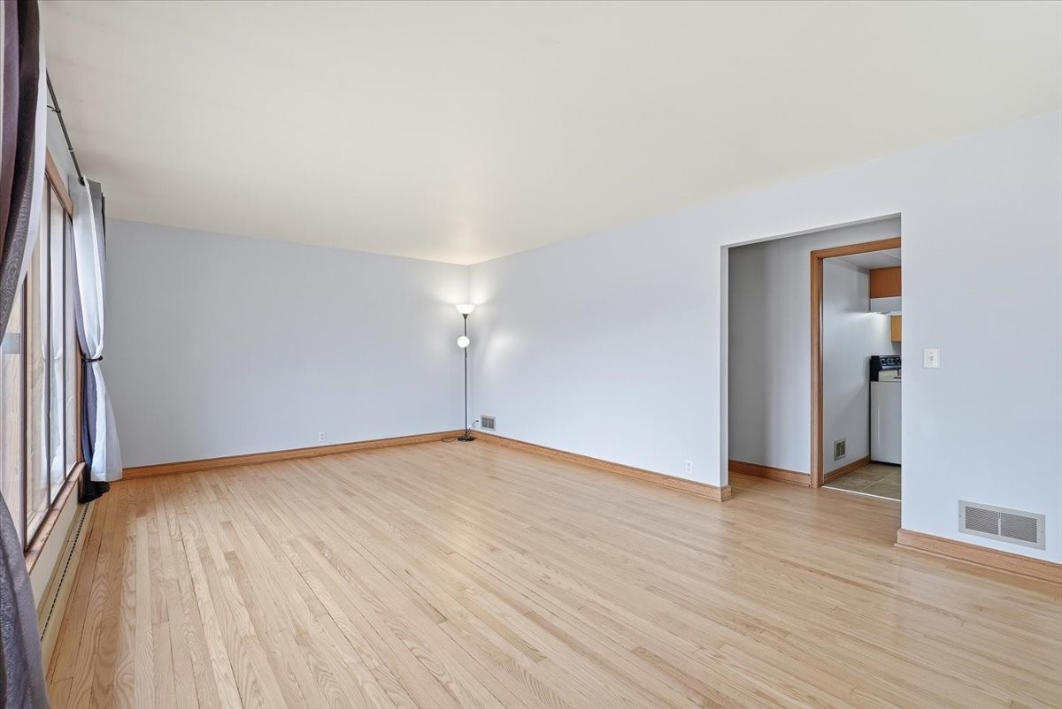 321-Tyler-Eau-Claire-WI-54701-1