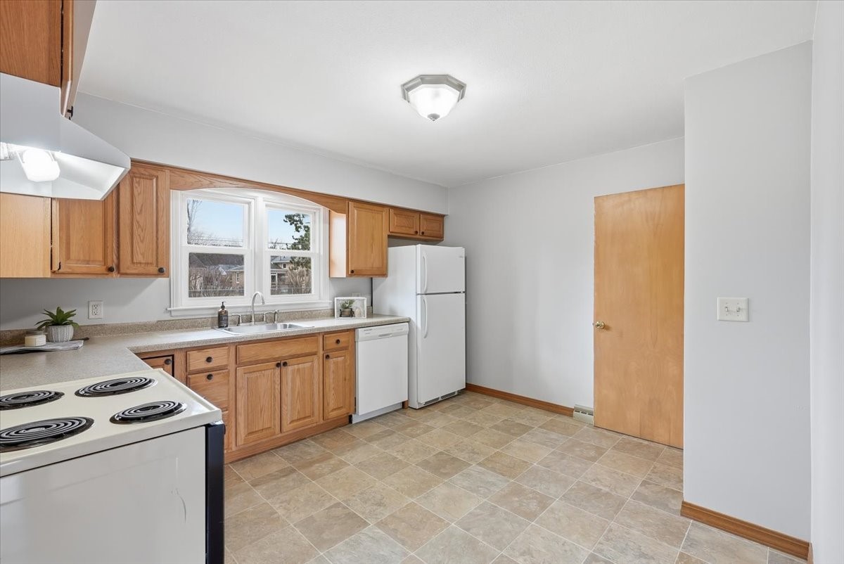 321-Tyler-Eau-Claire-WI-54701-2