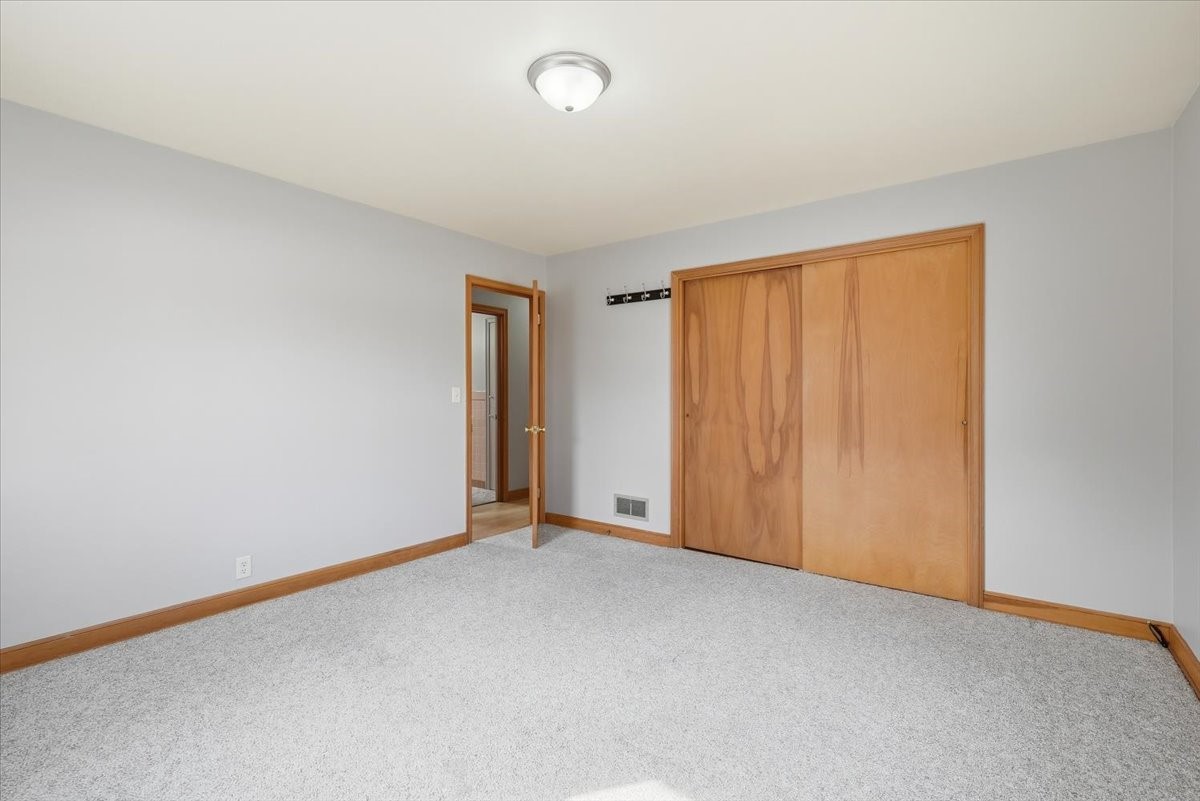 321-Tyler-Eau-Claire-WI-54701-5