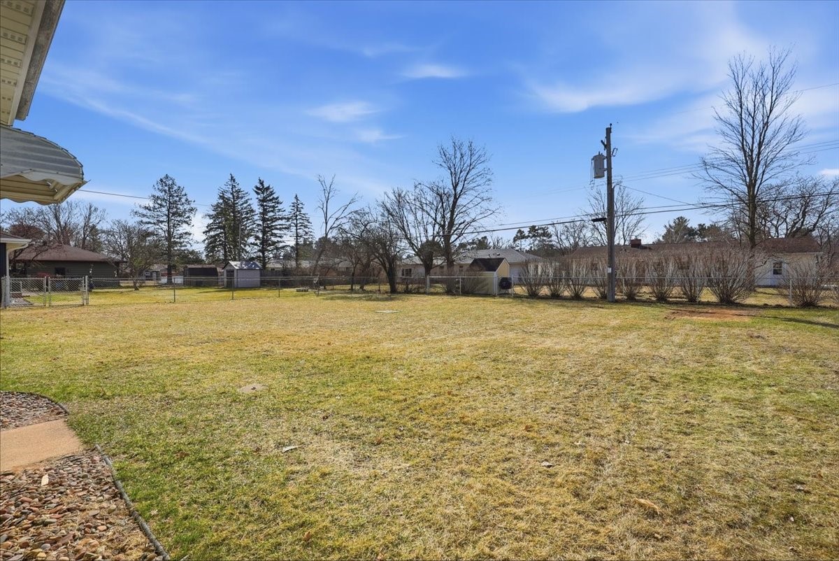 321-Tyler-Eau-Claire-WI-54701-8