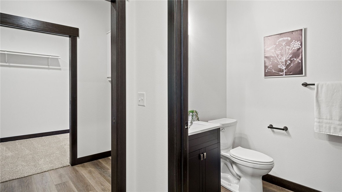 3373-Iris-Eau-Claire-WI-54703-7