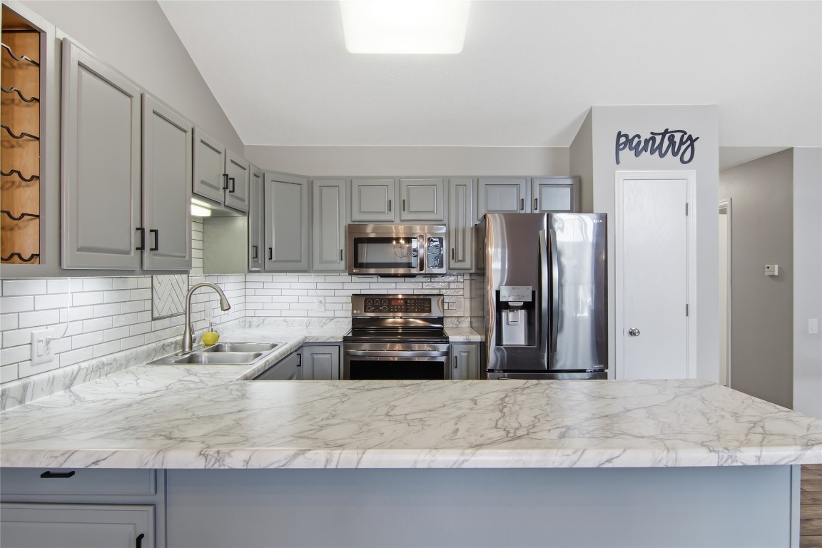 3403-Lever-Eau-Claire-WI-54701-1