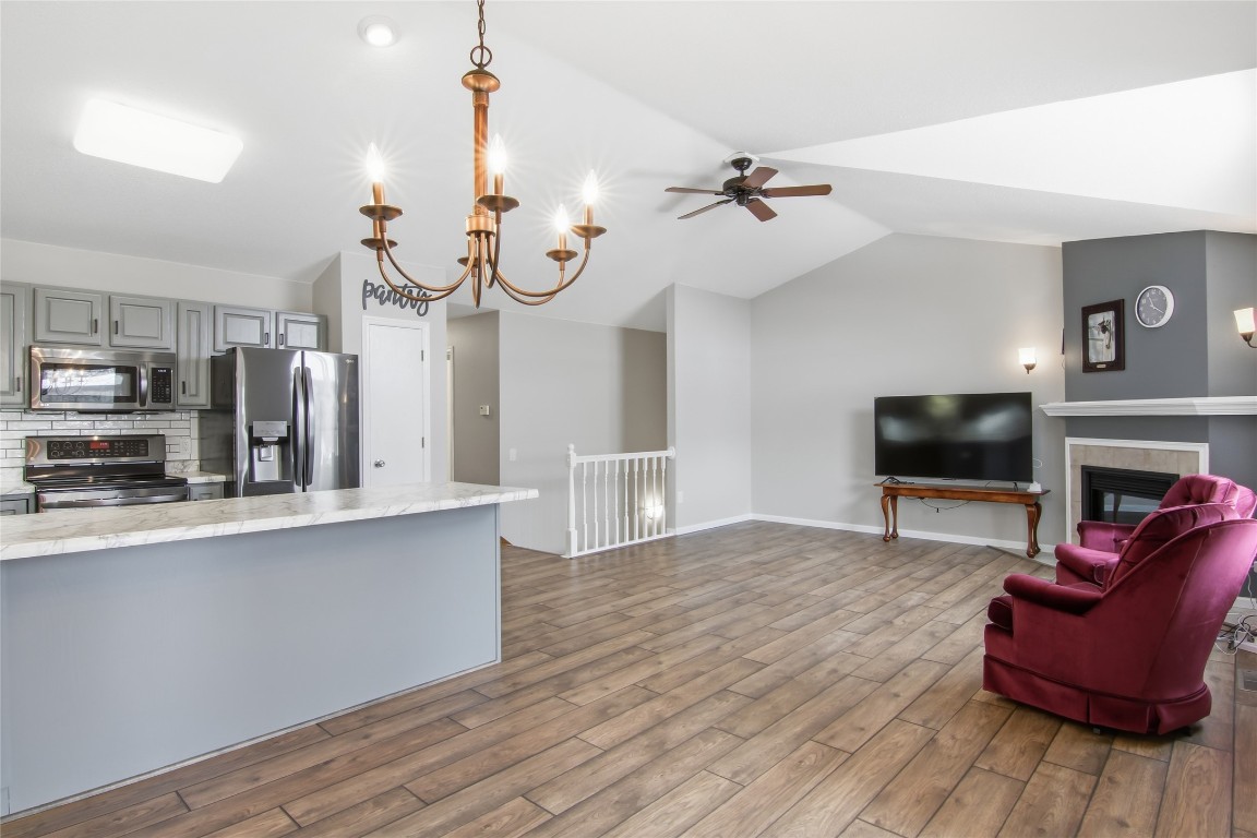 3403-Lever-Eau-Claire-WI-54701-2