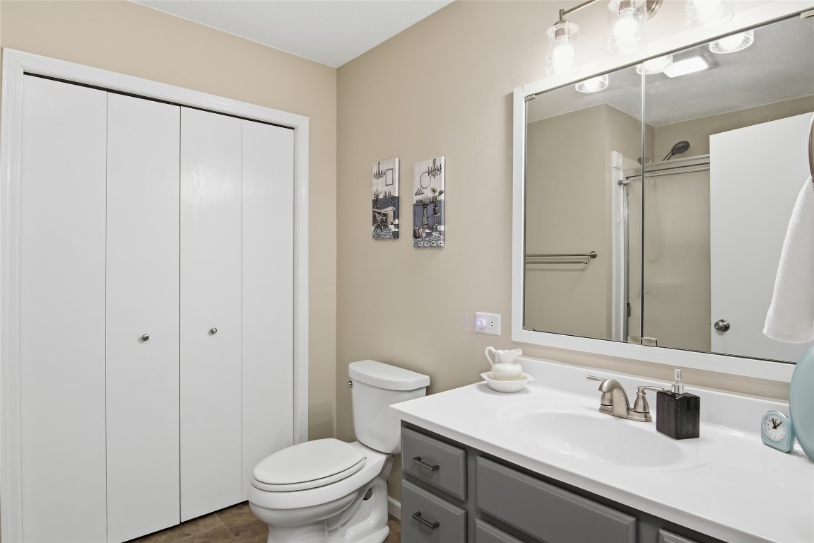 3403-Lever-Eau-Claire-WI-54701-3