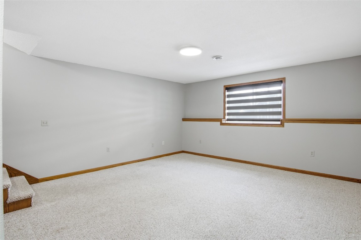 3403-Lever-Eau-Claire-WI-54701-4