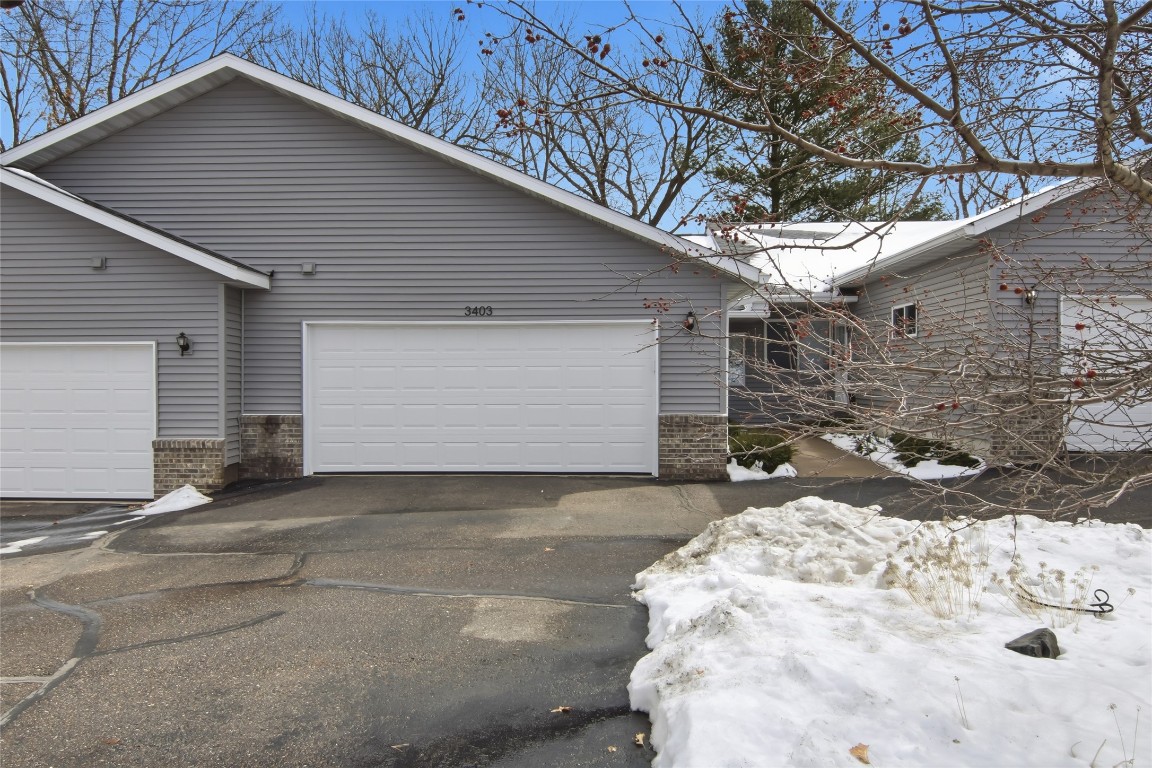 3403-Lever-Eau-Claire-WI-54701-7