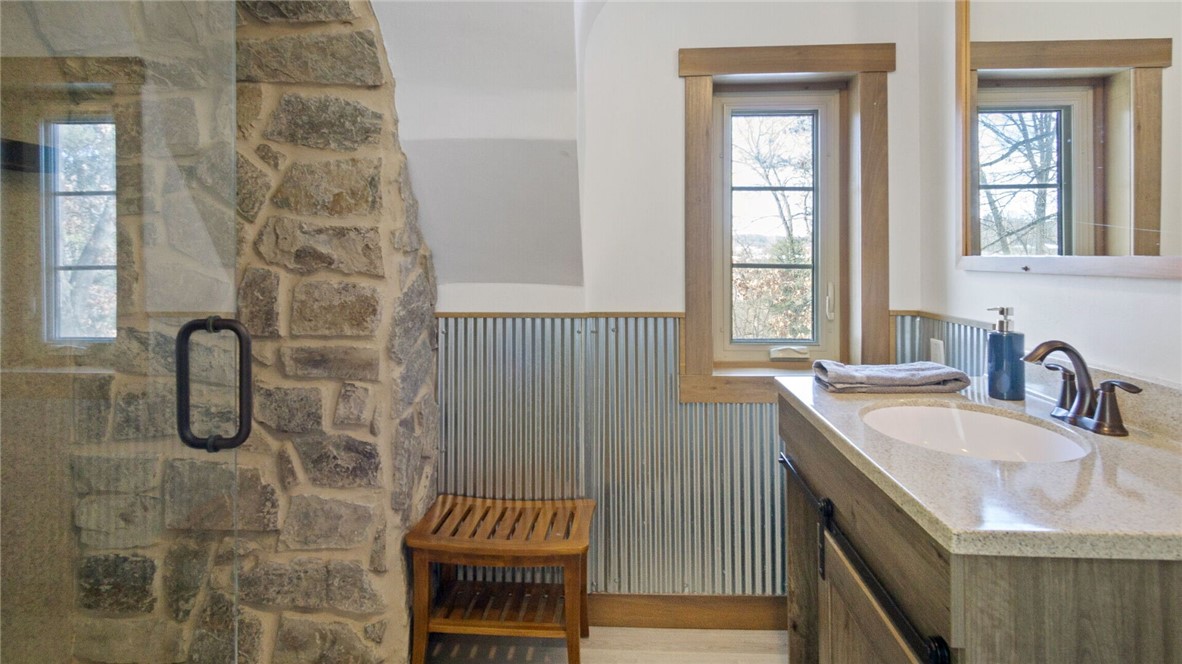 3701-Clairemont-Eau-Claire-WI-54701-8