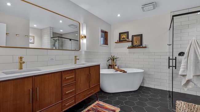 3803 Timber Creek Court, Eau Claire, WI — photo 12