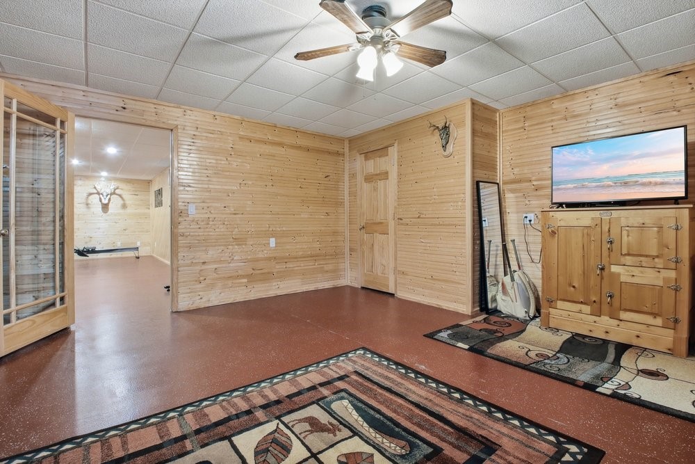 406-Thompson-Bloomer-WI-54724-9