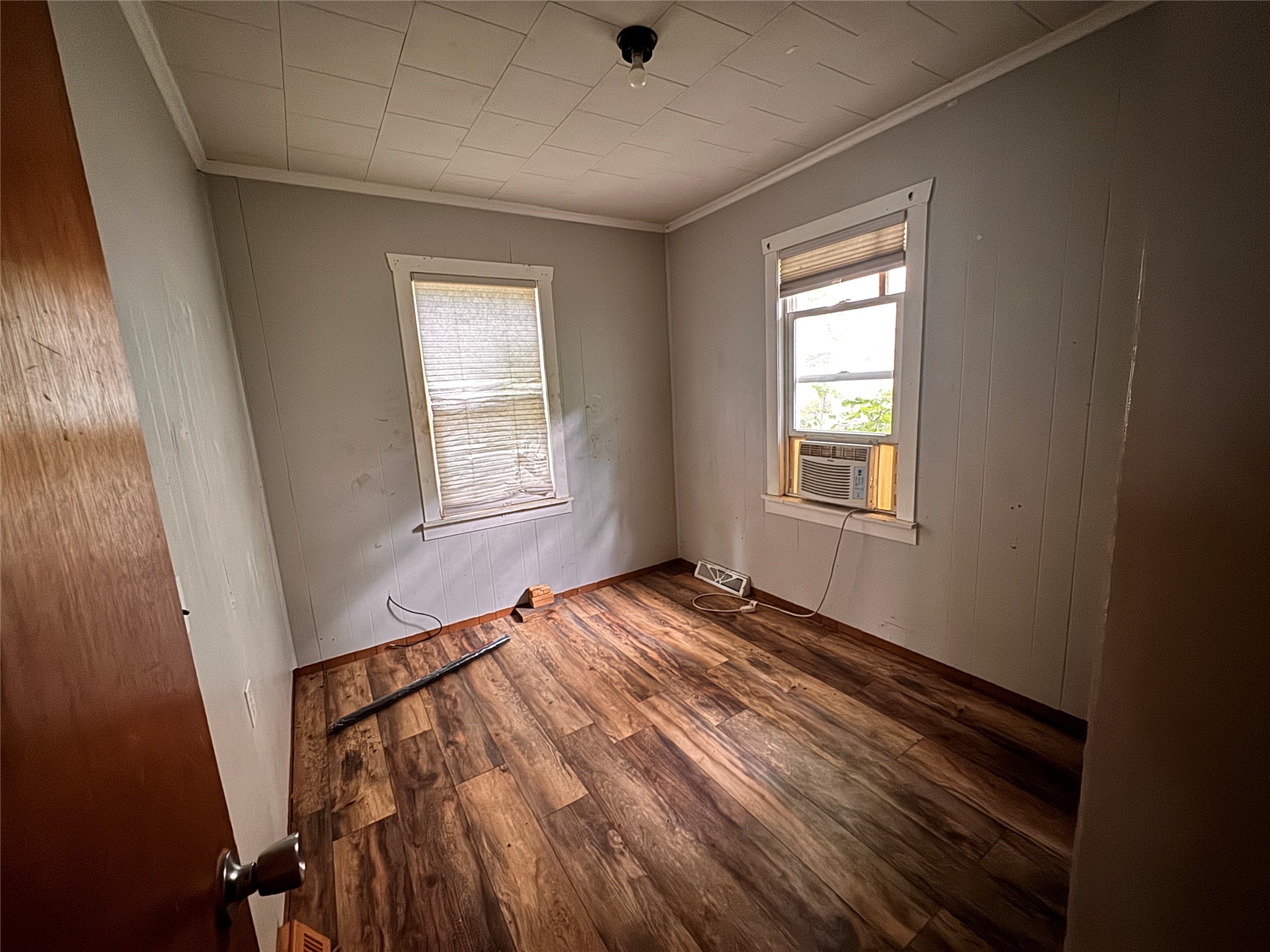 409-Poplar-Spooner-WI-54801-3