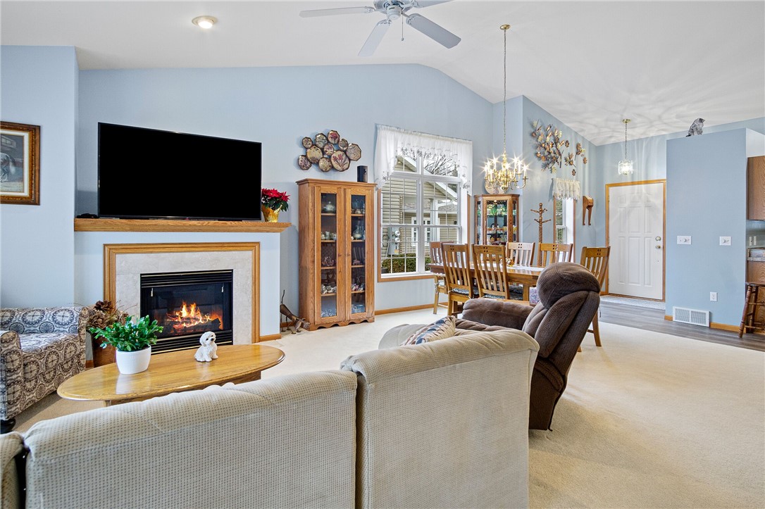 4325-Hamilton-Eau-Claire-WI-54701-1