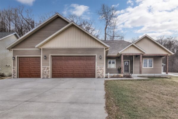 4604 Village Terrace Court  Eau Claire WI 54702 — photo 1