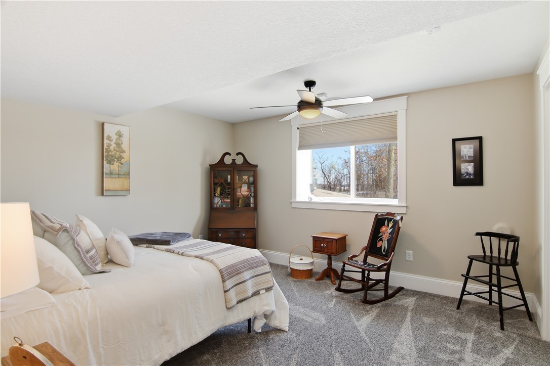 4615-Oakwood-Hills-Eau-Claire-WI-54701-5