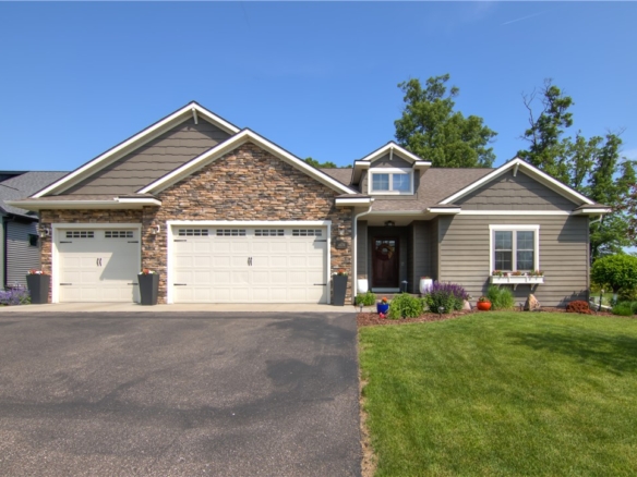 Residentialhouse for sale picture with an address of  4634 S Oakwood Hills  in Eau Claire and a list price of 699000