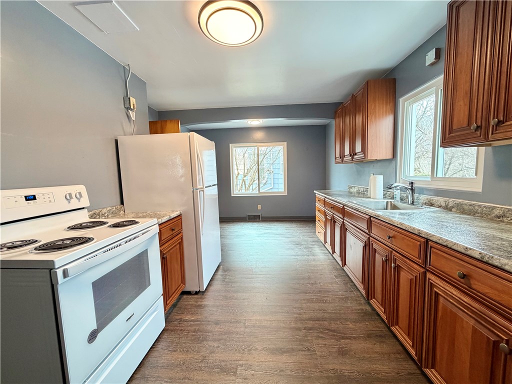 514 E 2nd Street S, Ladysmith, WI — photo 4