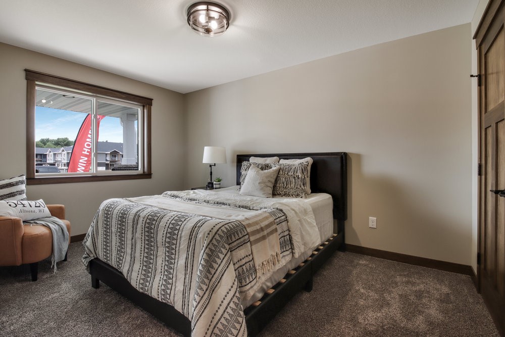 5309-Evergreen-Eau-Claire-WI-54701-1