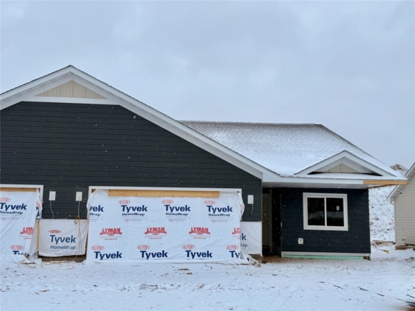 Residentialhouse for sale picture with an address of  5607 Moss Trail  in Eau Claire and a list price of 391790