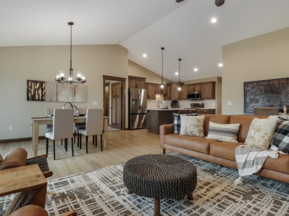 Residentialhouse for sale picture with an address of  5607 Moss Trail  in Eau Claire and a list price of 391790