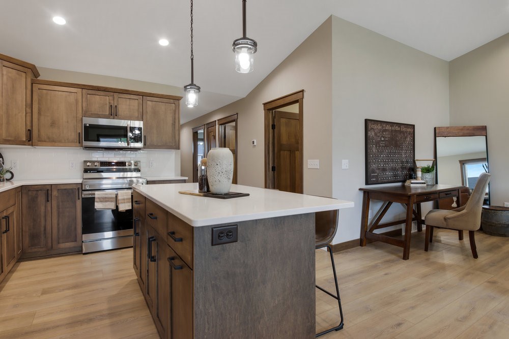 5607-Moss-Trail-Eau-Claire-WI-54701-8