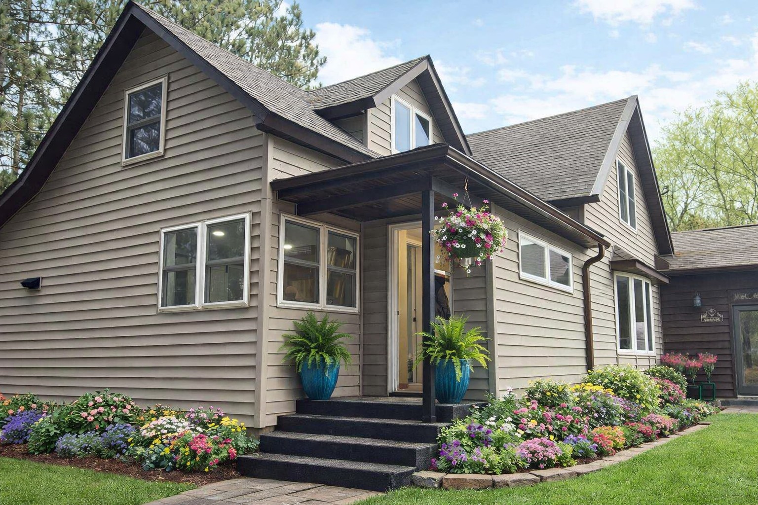 584 21 1/2 Avenue Cumberland WI 54829