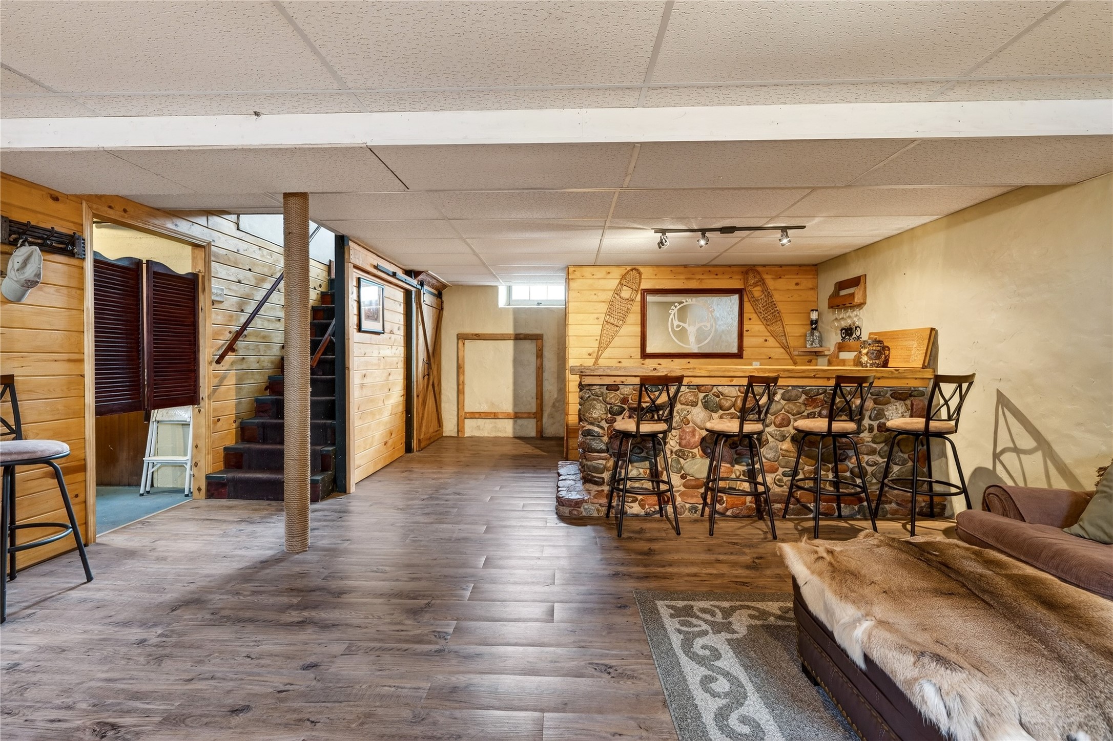 610-Oak-Spooner-WI-54801-7