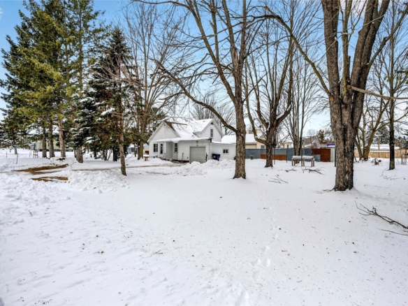 Residentialhouse for sale picture with an address of  626 Leonard Street in Chetek and a list price of 184900