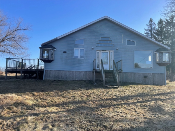 Residentialhouse for sale picture with an address of  644 Main Street in Fairchild and a list price of 220900