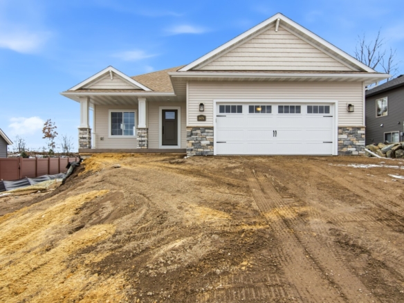 Residentialhouse for sale picture with an address of  6476 Silver Lake Drive in Eau Claire and a list price of 454900