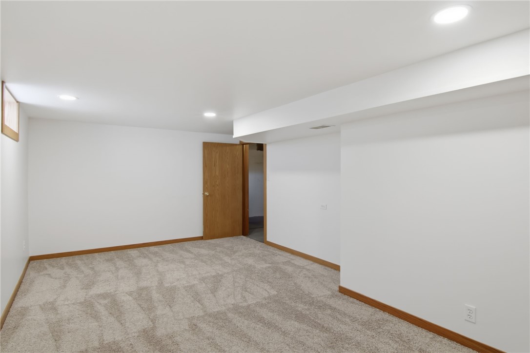 652-Ripley-Eau-Claire-WI-54701-4