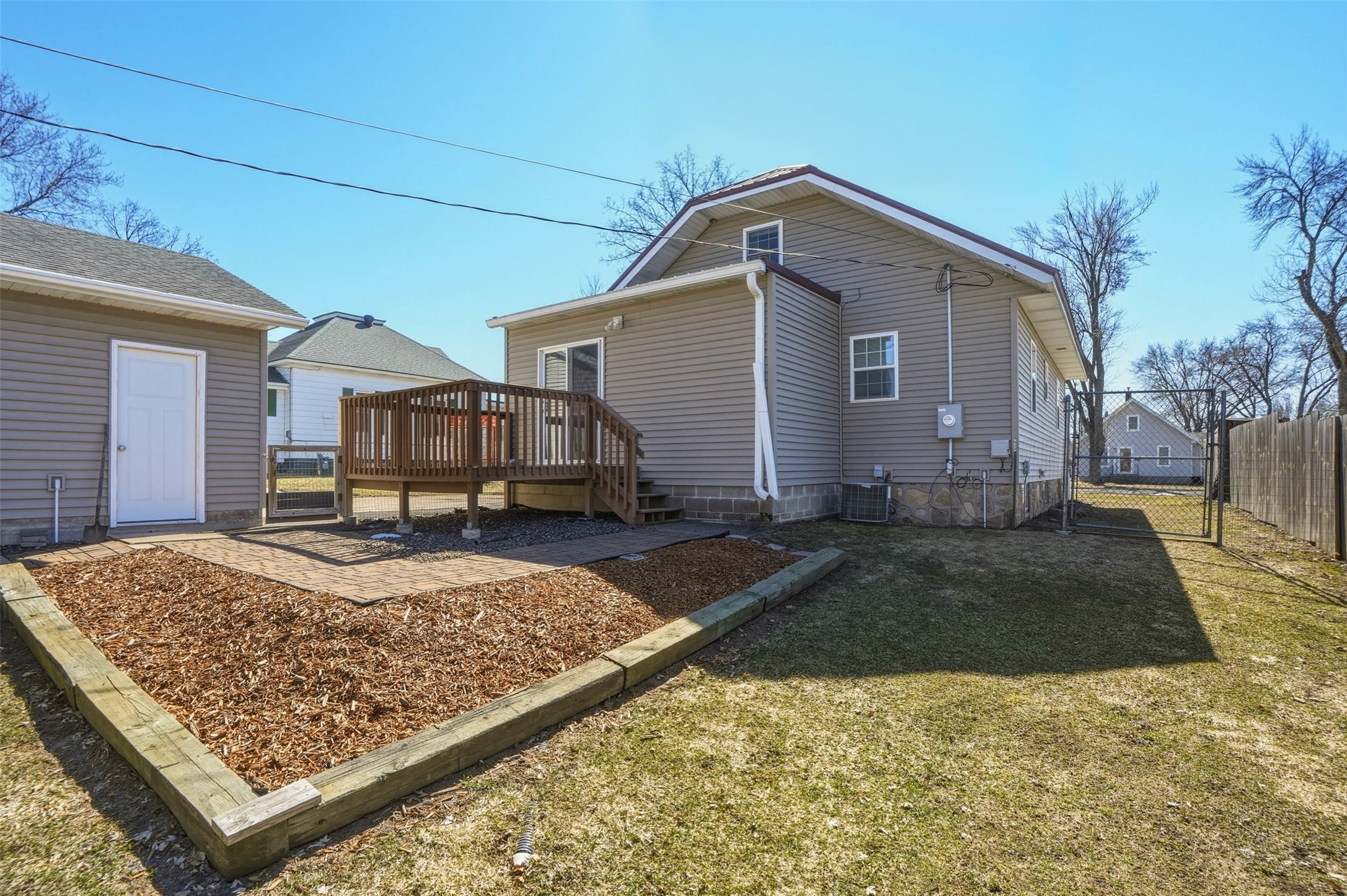 712-Elm-Chippewa-Falls-WI-54729-7